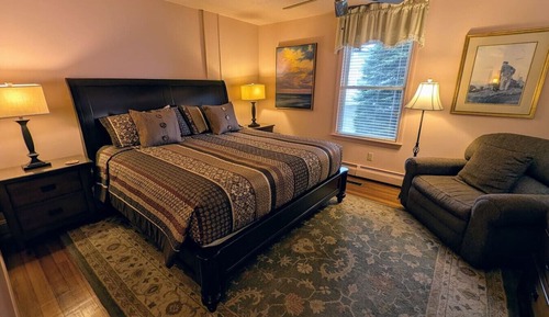 Room #3 Deluxe King Room
