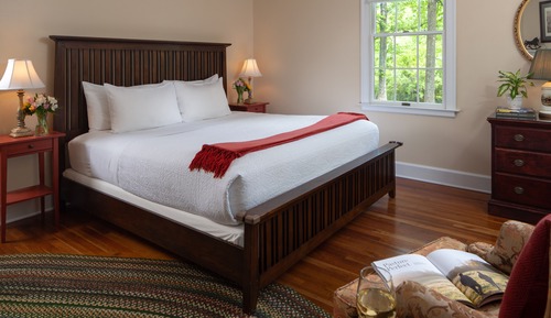 Deluxe Double Room, Jetted Tub, Garden View (Hunt Country Room)