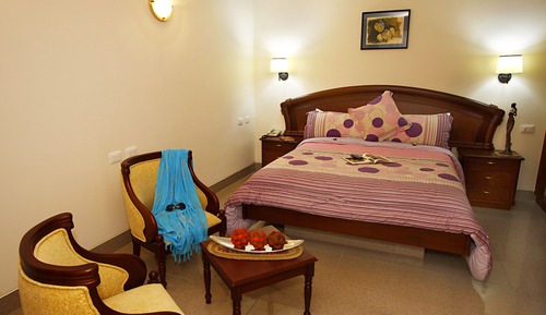 Double Room, 1 King Bed