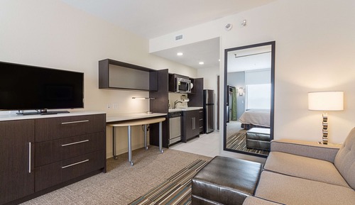 Studio Suite, 1 King Bed, Non Smoking