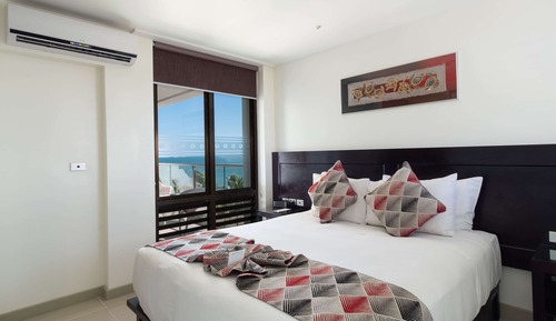 Suite, Multiple Beds, Non Smoking, Partial Ocean View