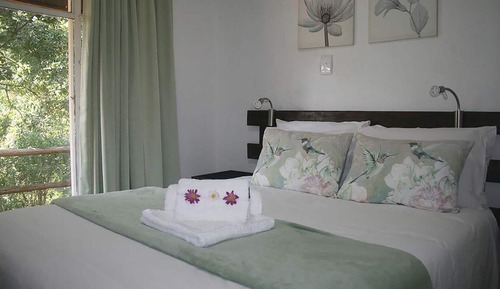 Executive Chalet, 1 Bedroom, River View, Ground Floor (4 Berth)