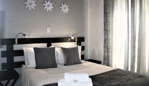 Executive Studio, 1 Double Bed, Ensuite, Garden View (2 Berth)