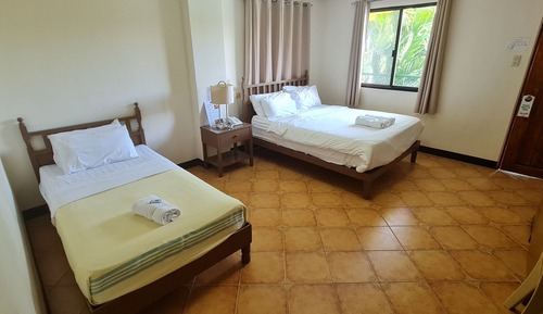 Room (Family Room)