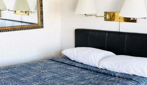 Standard Room, 1 Queen Bed