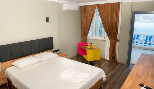Basic Double or Twin Room, Sea View