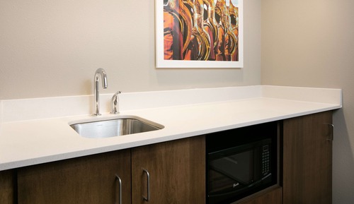 Studio, 2 Queen Beds, Refrigerator & Microwave (Wet bar)