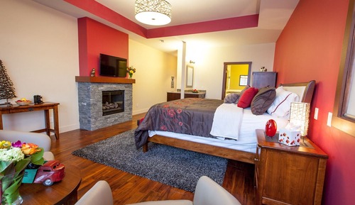 Luxury Studio, 1 King Bed, City View