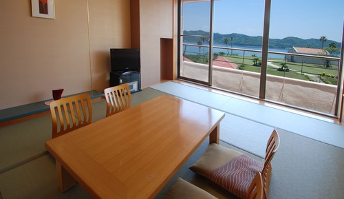 Japanese Style Room for 5 Guests