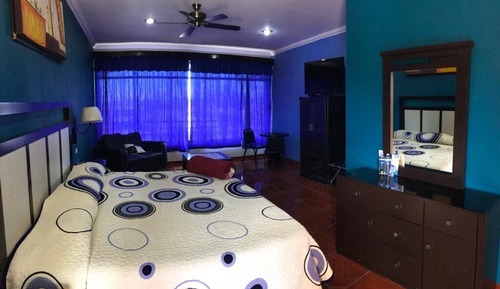 Superior Studio, 1 King Bed, City View