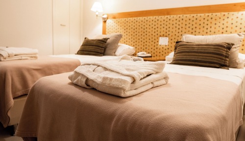 Basic Room, 1 Queen Bed
