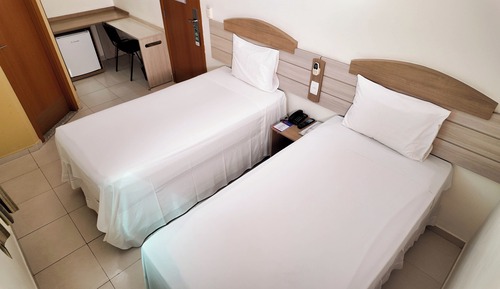 Quarto Twin Standard