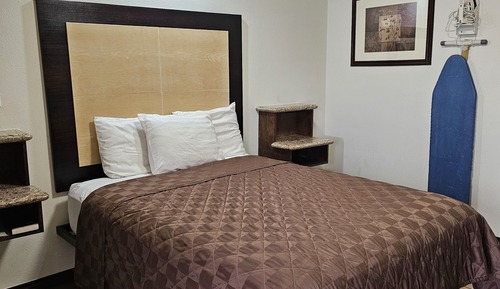 Deluxe Room, 1 Queen Bed