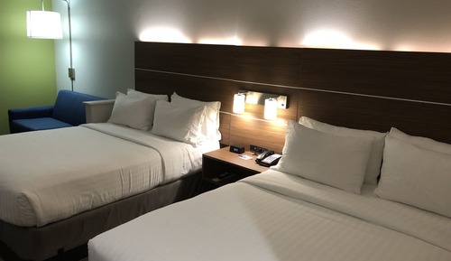 Suite, 2 Queen Beds, Accessible (Mobility Tub)