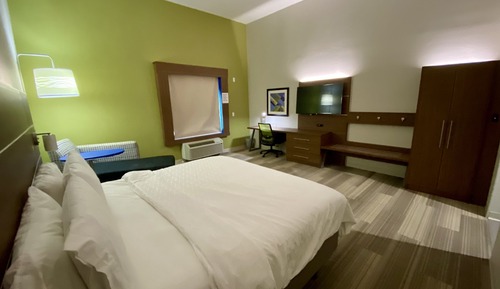 Standard Room, 1 King Bed, Accessible (Communication, Accessible Tub)
