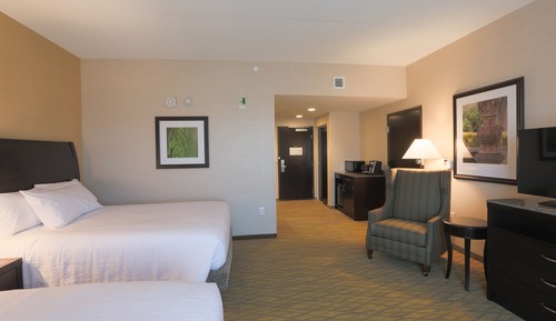 Room, 2 Queen Beds, Accessible (Roll In Shower)