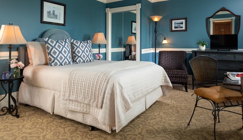 Room, 1 Queen Bed, Private Bathroom