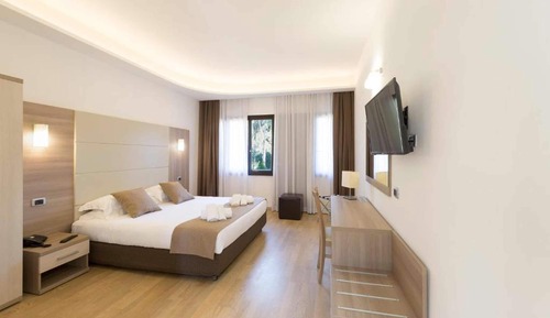 Superior Double Room, Garden View