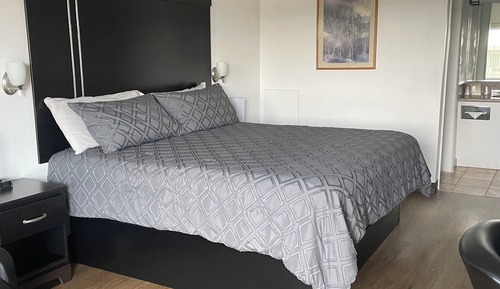 Standard Room, 1 King Bed, Non Smoking