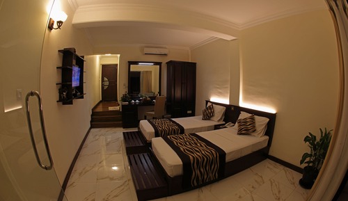 Deluxe Room with Bath Tub