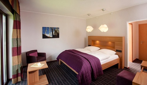Comfort Room, Garden View
