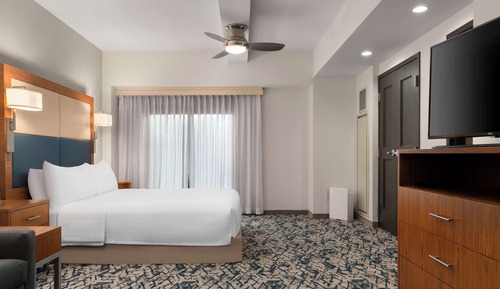Studio, 1 King Bed, Accessible, Bathtub (Hearing)