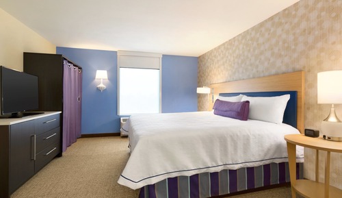 Suite, 1 King Bed, Accessible, Non Smoking (Roll In Shower)
