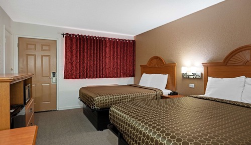 Standard Room, 2 Double Beds, Non Smoking