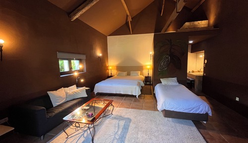 Suite (Pool)