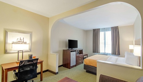 Suite, 1 King Bed with Sofa bed, Non Smoking