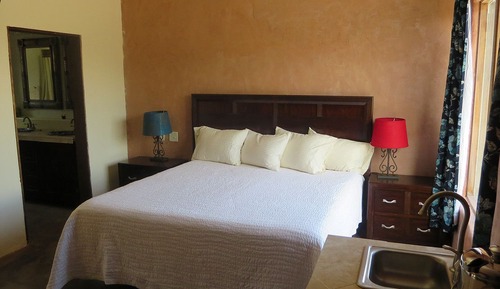 Premium Suite, 1 King Bed, Jetted Tub, Mountain View