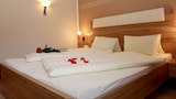 Classic Double Room, Balcony, Mountain View (Small)