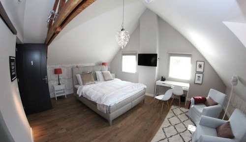 Deluxe Loft, City View