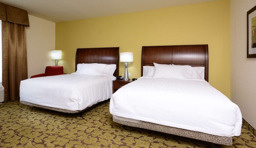 Room, 2 Queen Beds, Accessible (Tub)