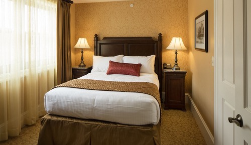 Standard Room, 1 Queen Bed, Non Smoking