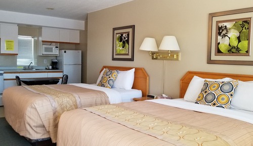 Kitchenette Deluxe Room, 2 Queen Beds
