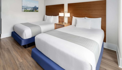 Deluxe Room, 2 Double Beds, Non Smoking, River View (Mobility Access, Tub w/ Grab Bars)