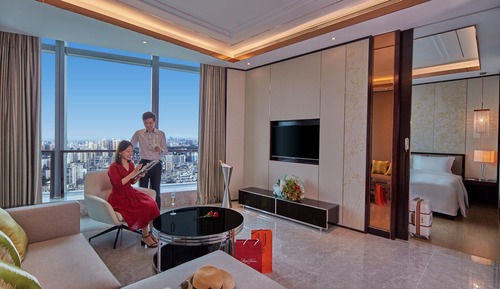 King One Bedroom Deluxe Apartment