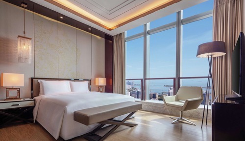 King One Bedroom Premium Apartment