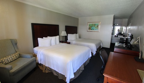 Standard Room, 2 Queen Beds (Exterior Corridor)