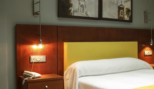 Double or Twin Room (Abuhardillada)