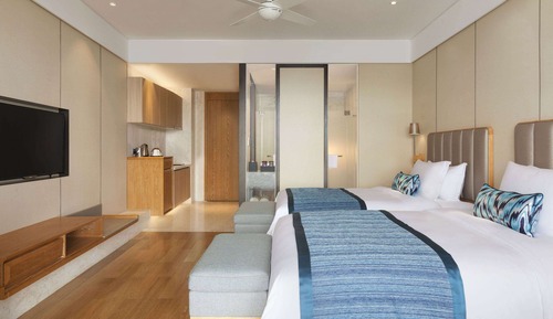 Elegant Ocean View Twin Room