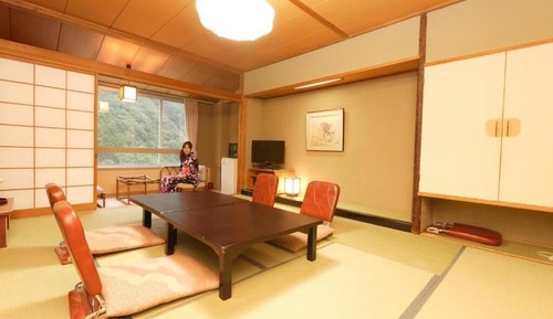 Traditional Room, Smoking (with Private Bathroom, Twin use only)