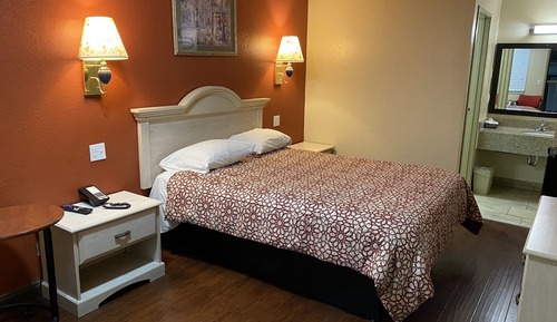 Standard Room, 1 Queen Bed