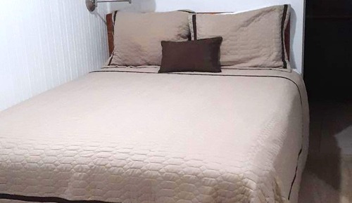 Family Cottage, 1 Queen Bed (5)