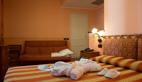 Family Quadruple Room, Non Smoking, City View