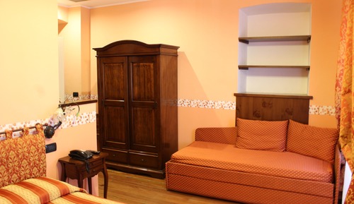 Classic Triple Room, City View