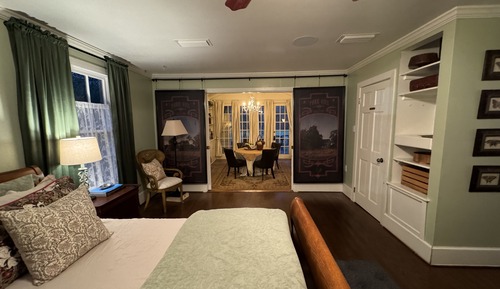 Deluxe Room, 1 King Bed, Private Bathroom, Garden Area
