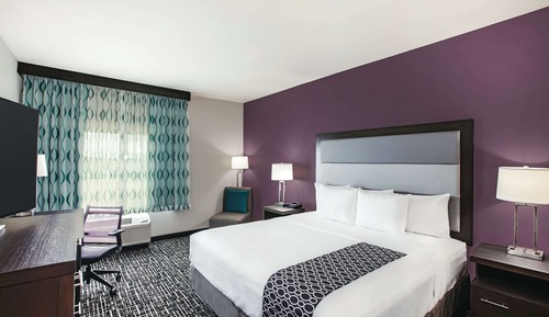 Room, 1 King Bed, Accessible, Non Smoking (Mobility,Tub w/Grab Bars)