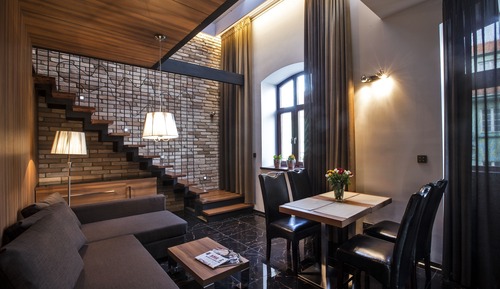 Deluxe Suite, City View